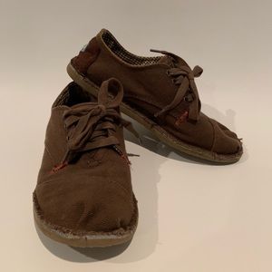 Toms Canvas Lace Up - Brown - 8.5